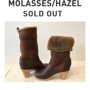 No. 6 shearling boot in a size 35